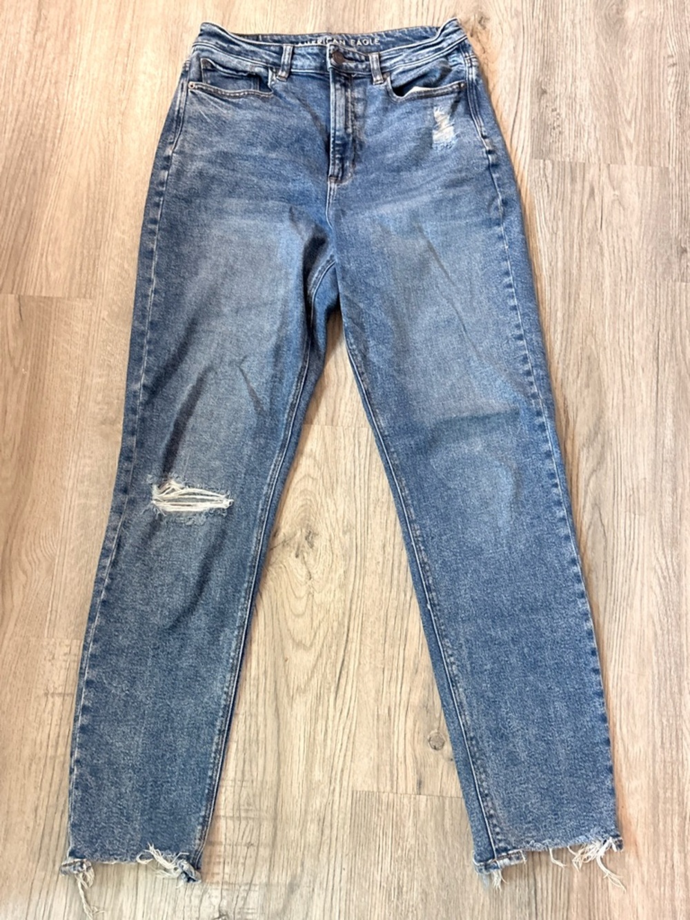 American Eagle Outfitters High-Rise Distressed Jeans - Blue